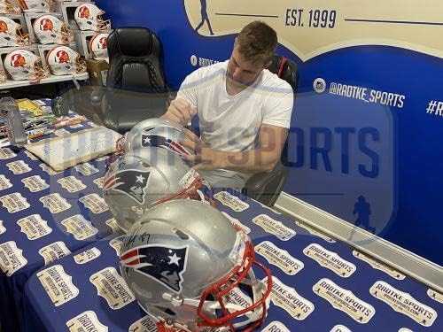 Роб Гронковски е Подписал Автентичен каска NFL New England Patriots Speed - Каски NFL с автограф